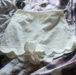White scalloped high waisted shorts xs
